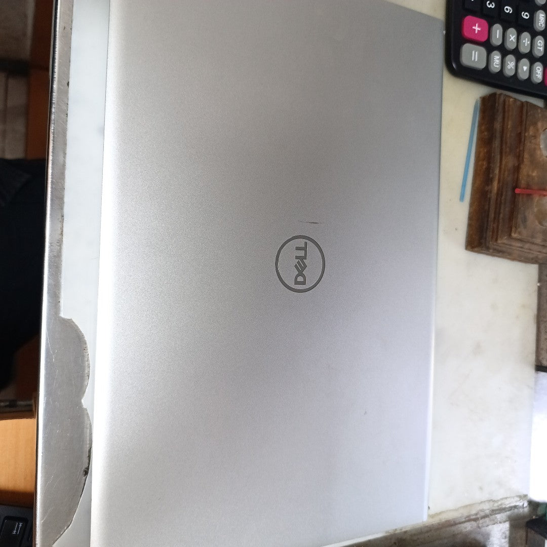 LAPTOP DELL INSPIRON 15 3520 (2024) 512 GB SSD 16 GB RAM (SEMINUEVO)