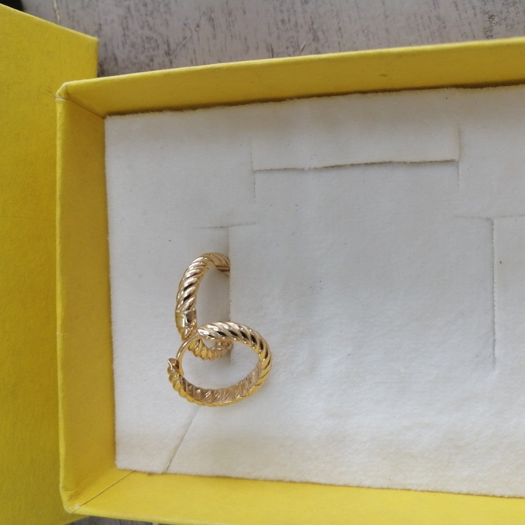 HUGGIES ORO 14K 2 (NUEVO)