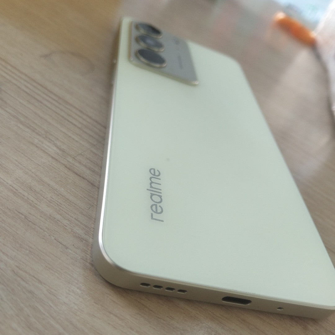 CELULAR REALME C75 RMX3941 (2025) 256 GB 8 GB RAM (SEMINUEVO)