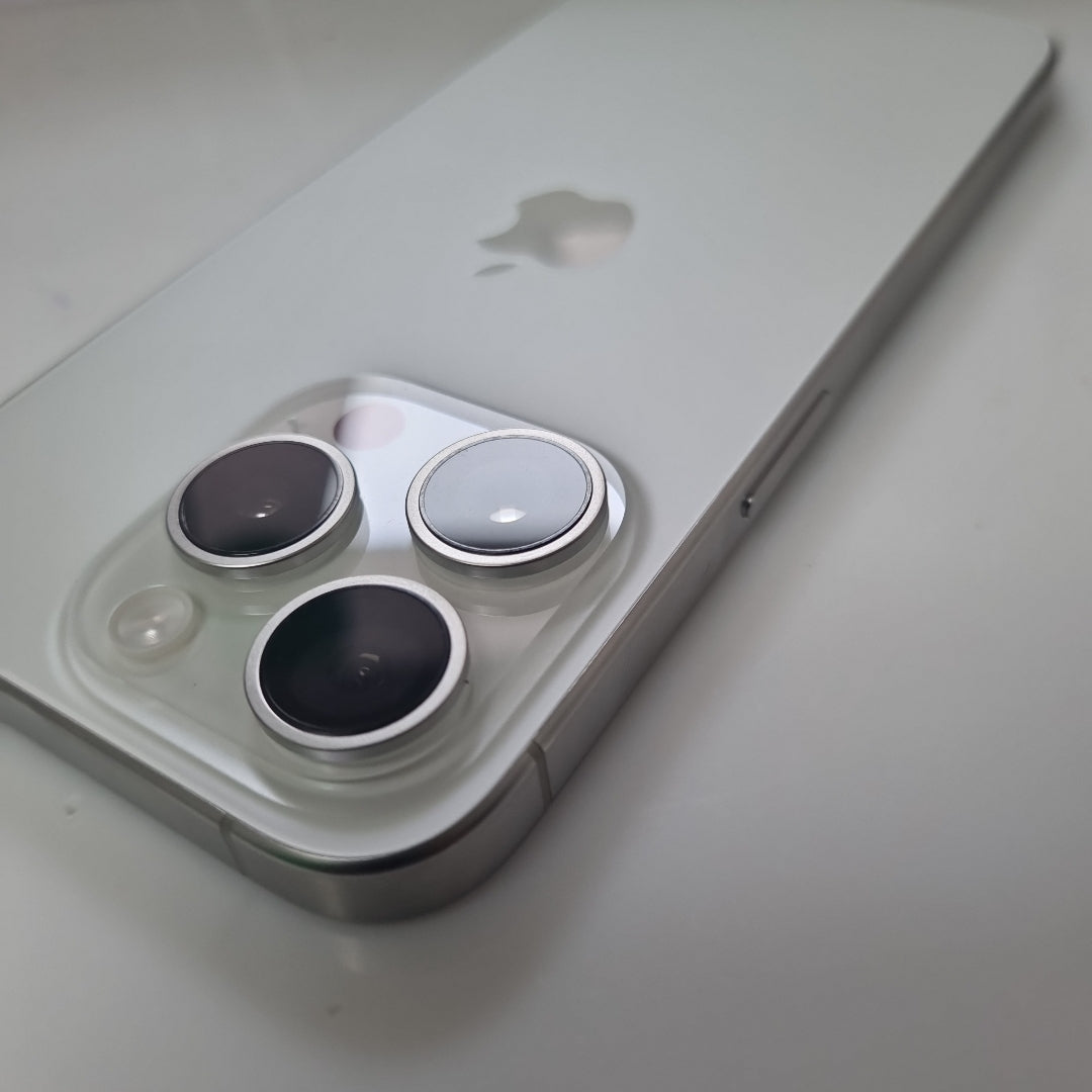 CELULAR APPLE IPHONE 15 PRO A3101 256 GB 8 GB RAM (SEMINUEVO)