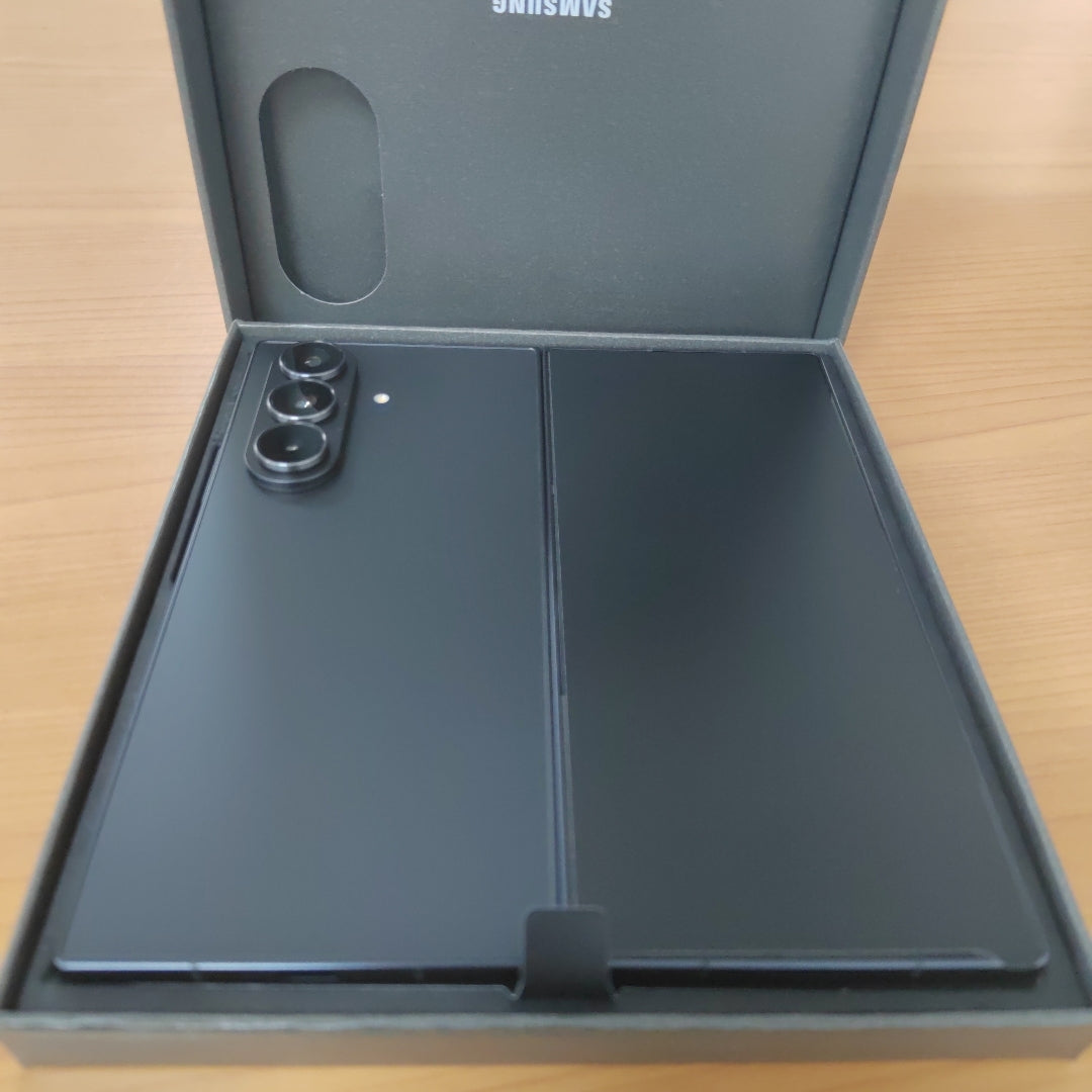 CELULAR SAMSUNG GALAXY Z FOLD7 SM-F966B (2025) 1 TB 16 GB RAM (SEMINUEVO)