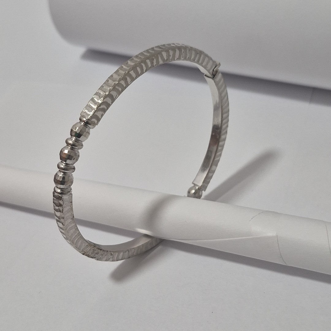 PULSERA RIGIDA ORO BLANCO 14 K 10.4 GRMS (SEMINUEVO)