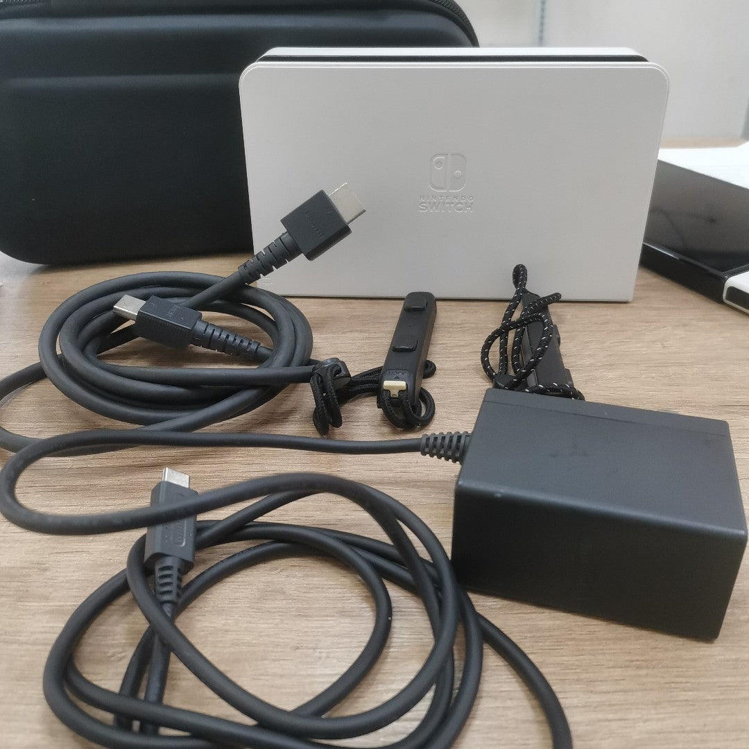 CONSOLA DE VIDEOJUEGO NINTENDO SWITCH OLED 64 GB (SEMINUEVO)