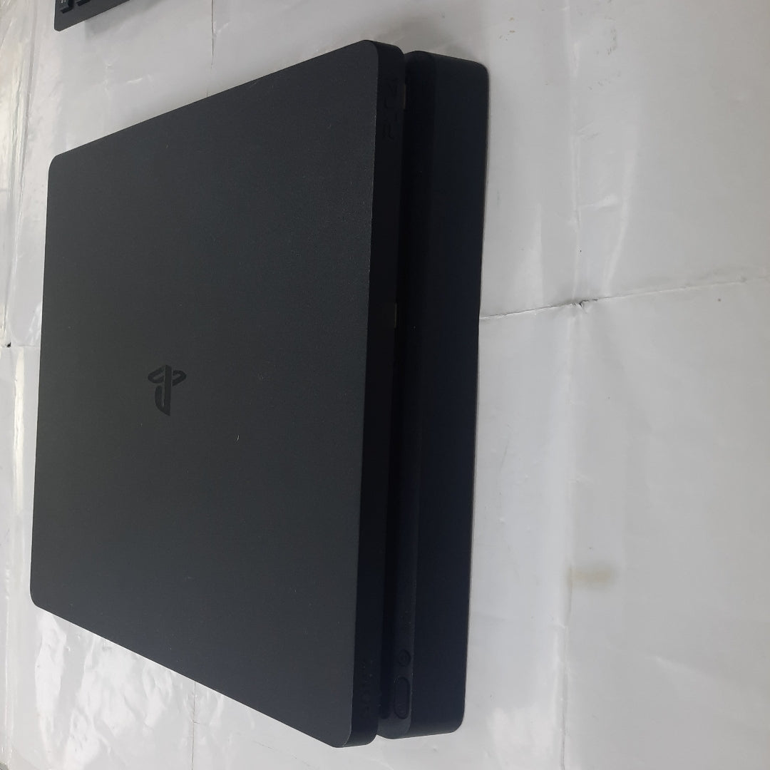 CONSOLA DE VIDEOJUEGO SONY PS4 SLIM 1 TB (SEMINUEVO)
