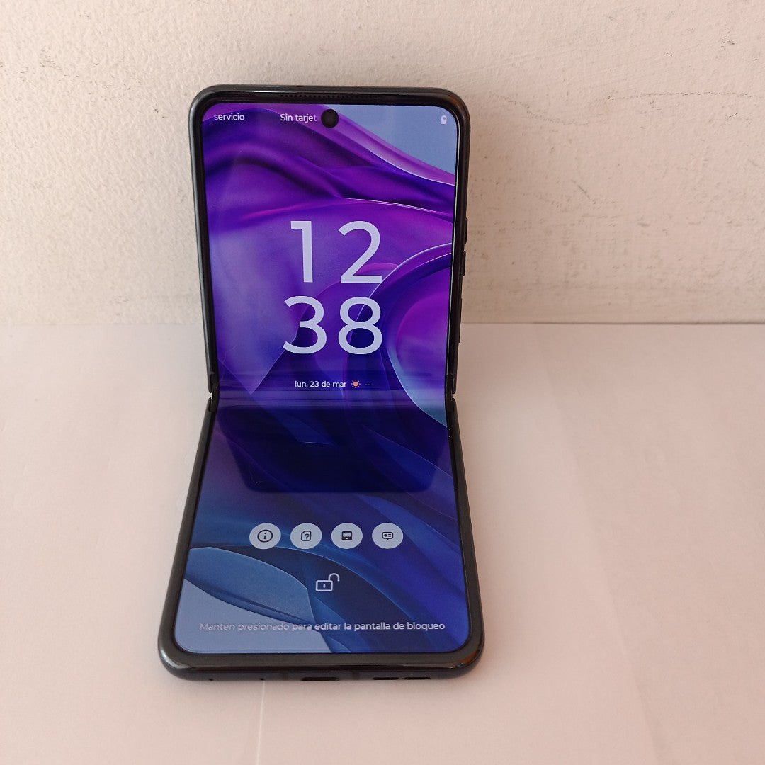 CELULAR MOTOROLA RAZR 50 ULTRA XT2451-3 (2024) 512 GB 12 GB RAM (SEMINUEVO)