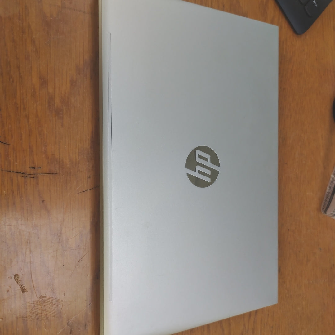 LAPTOP HP PROBOOK 440 G10 (2024) 512 GB SSD 16 GB RAM (SEMINUEVO)