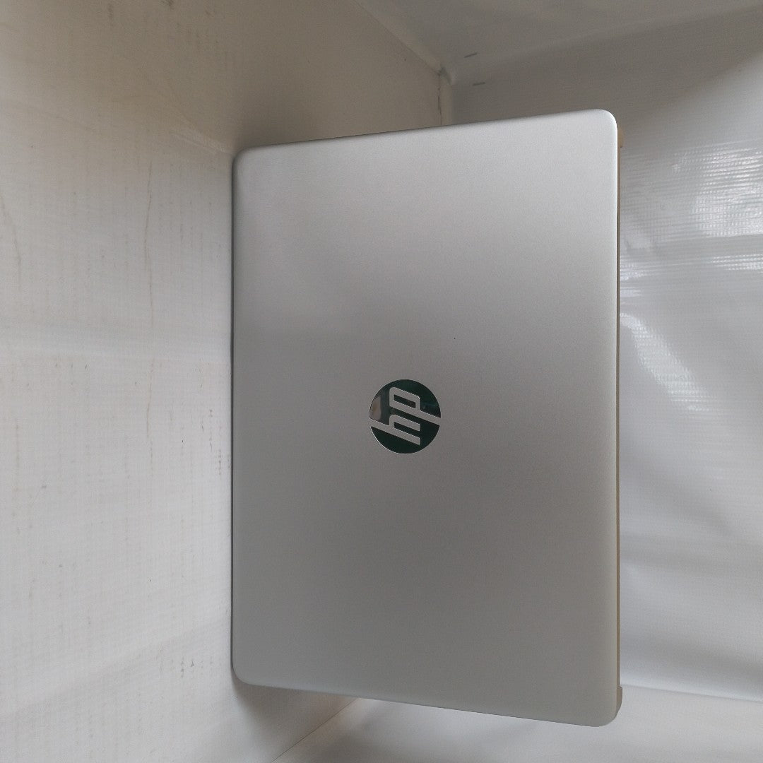 LAPTOP HP 14-DQ0530LA(2024) 256 GB SSD 8 GB RAM (SEMINUEVO)