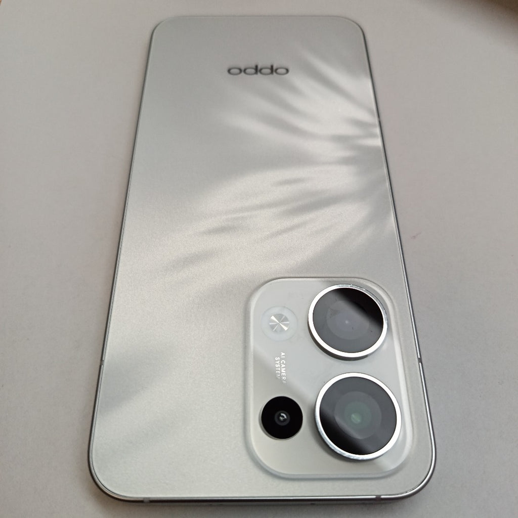 CELULAR OPPO  RENO13 5G CPH2689 (2024) 512 GB 12 GB RAM (SEMINUEVO)