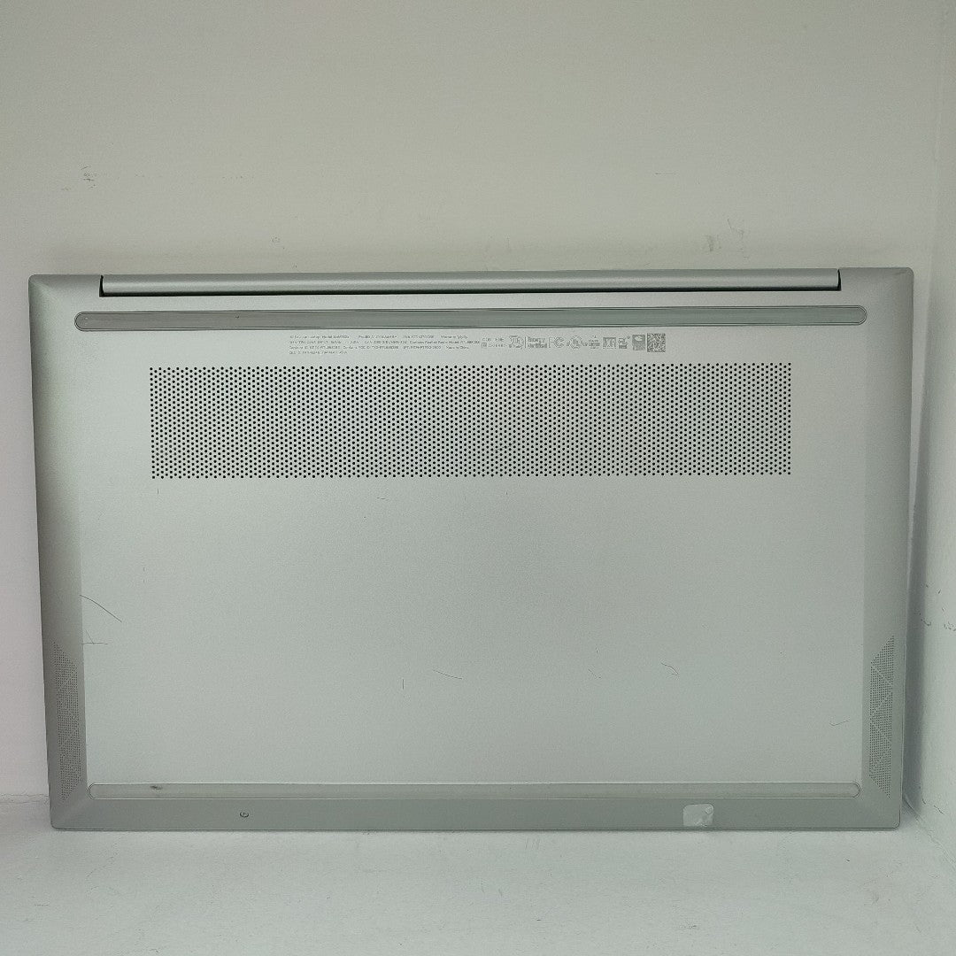 LAPTOP HP PAVILION 15-EH3002LA (2024) 512 GB SSD 16 GB RAM (SEMINUEVO)