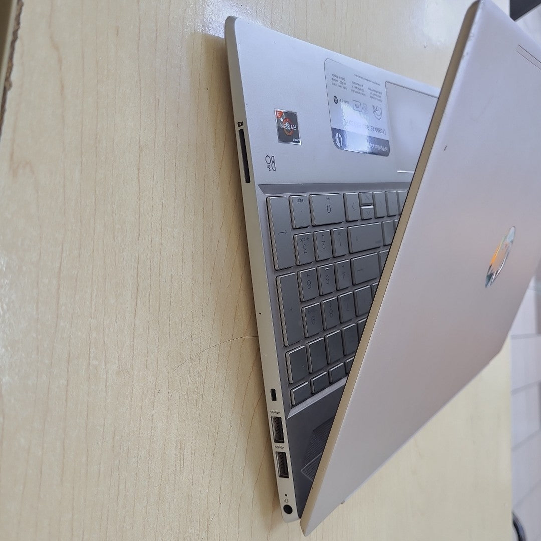 LAPTOP HP PAVILION 15-CW1012LA (2023) 1 TB + 128 GB SSD 12 GB RAM (SEMINUEVO)