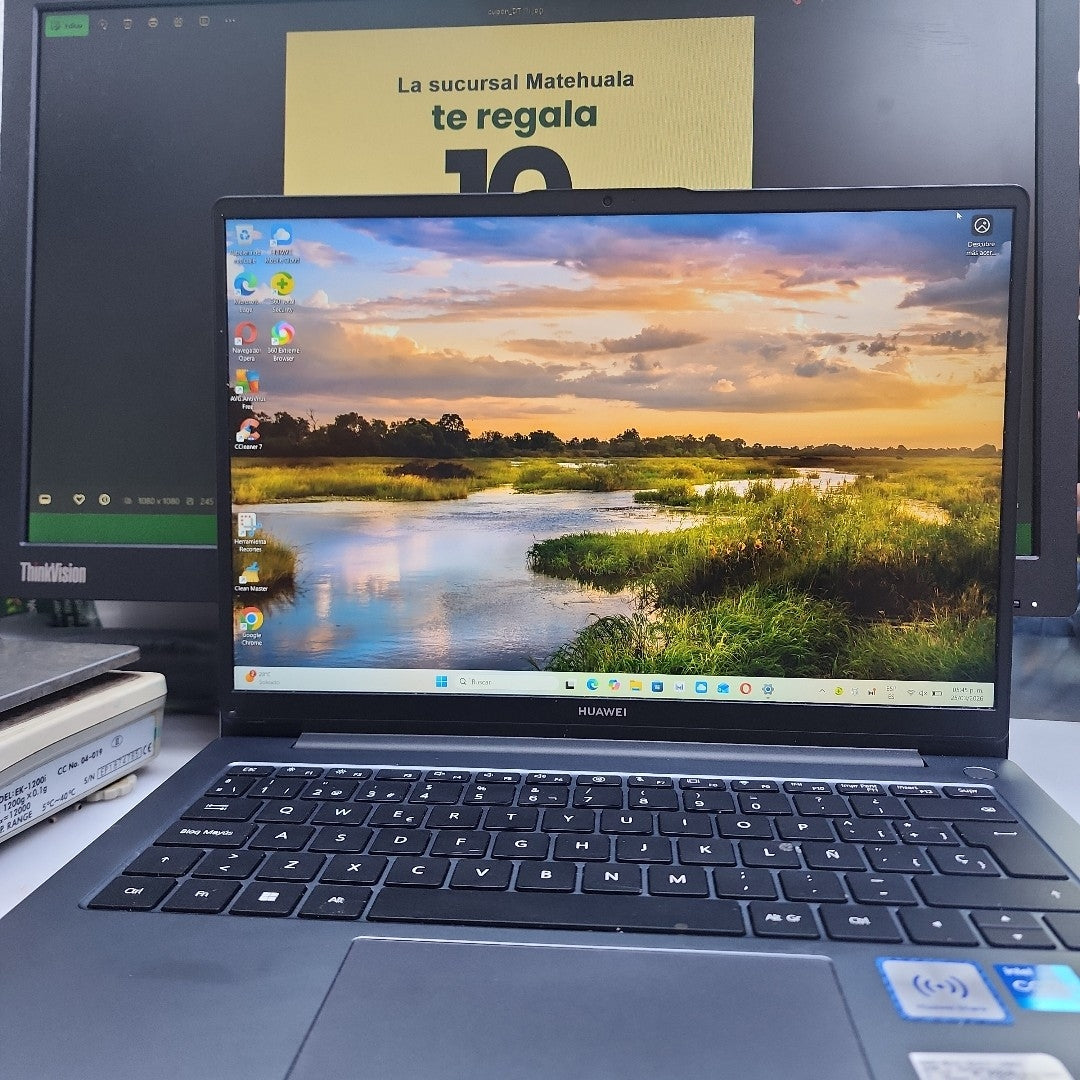 LAPTOP HUAWEI MATEBOOK D14 MDF-X (2024) 512 GB SSD 16 GB RAM (SEMINUEVO)