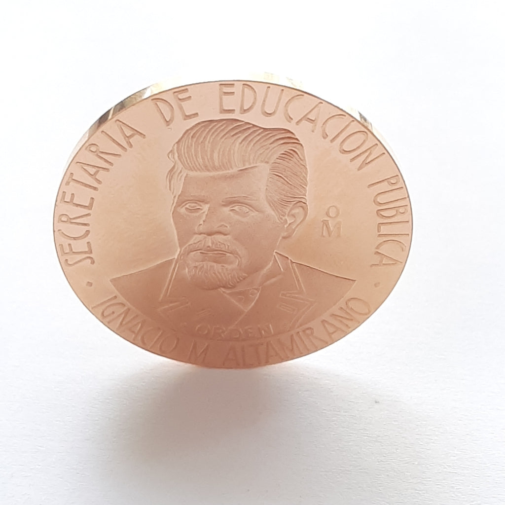 MEDALLA CONMEMORATIVA ORO 21 K 42 GRMS (SEMINUEVO)