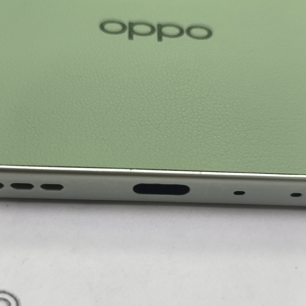 CELULAR OPPO  A5 PRO CPH2711 (2025) 256 GB 8 GB RAM (SEMINUEVO)