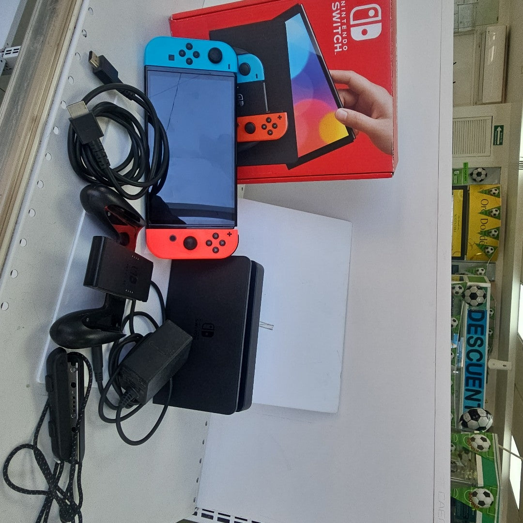 CONSOLA DE VIDEOJUEGO NINTENDO SWITCH OLED 64 GB (SEMINUEVO)