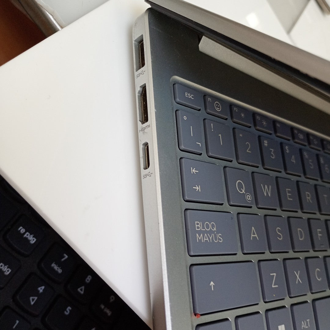 LAPTOP HP 15-FD0037LA  (2024) 512 GB SSD 8 GB RAM (SEMINUEVO)