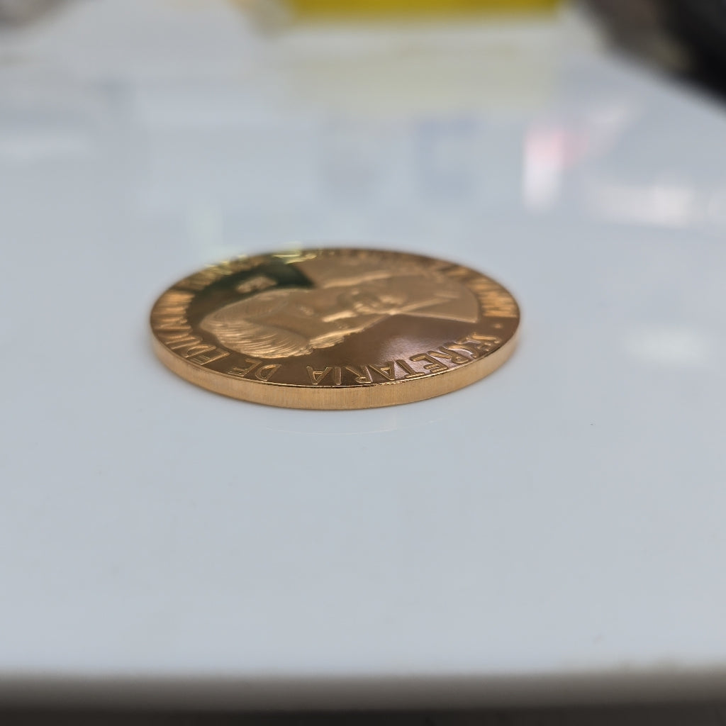 K1 42 GRMS 21 K IDENTIFICACIÓN MEDALLA CONMEMORATIVA MATERIALES ORO (SEMINUEVO)