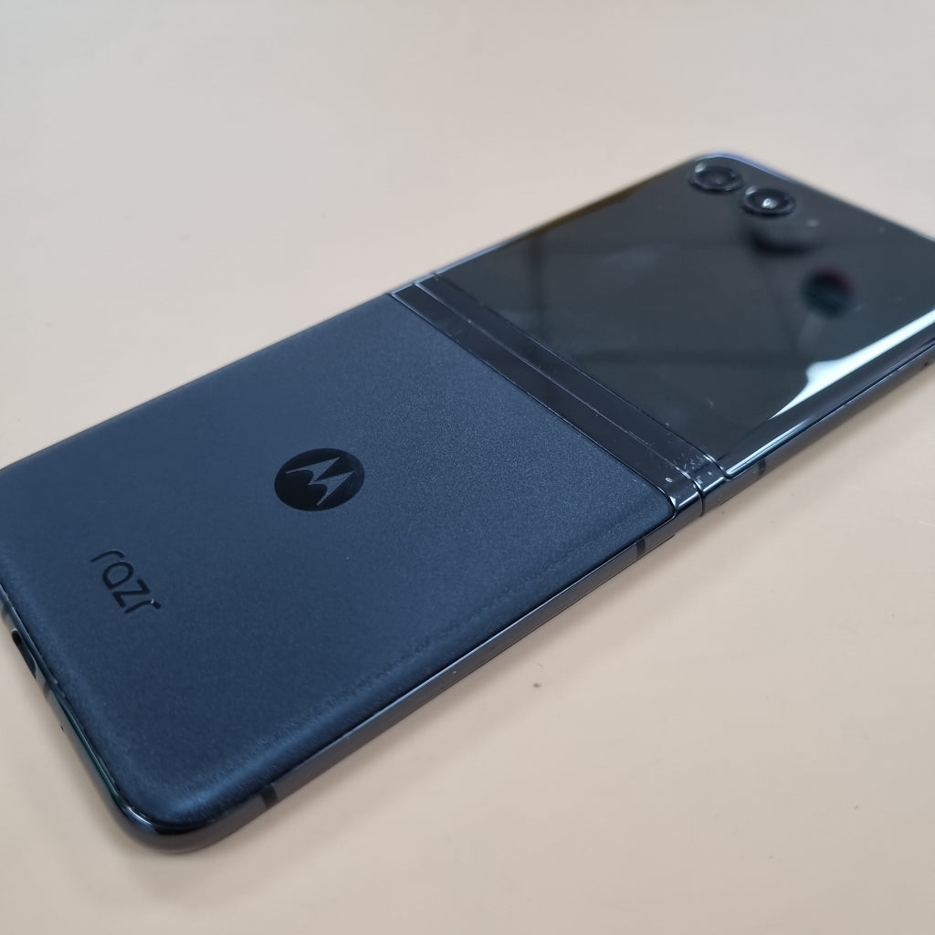 CELULAR MOTOROLA RAZR+ XT2321-3 (2023) 256 GB 8 GB RAM (SEMINUEVO)