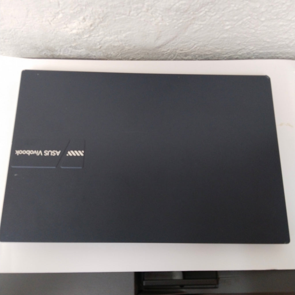 LAPTOP ASUS VIVOBOOK 14 X1404VA-NK1508W (2025) 512 GB SSD 8 GB RAM (SEMINUEVO)