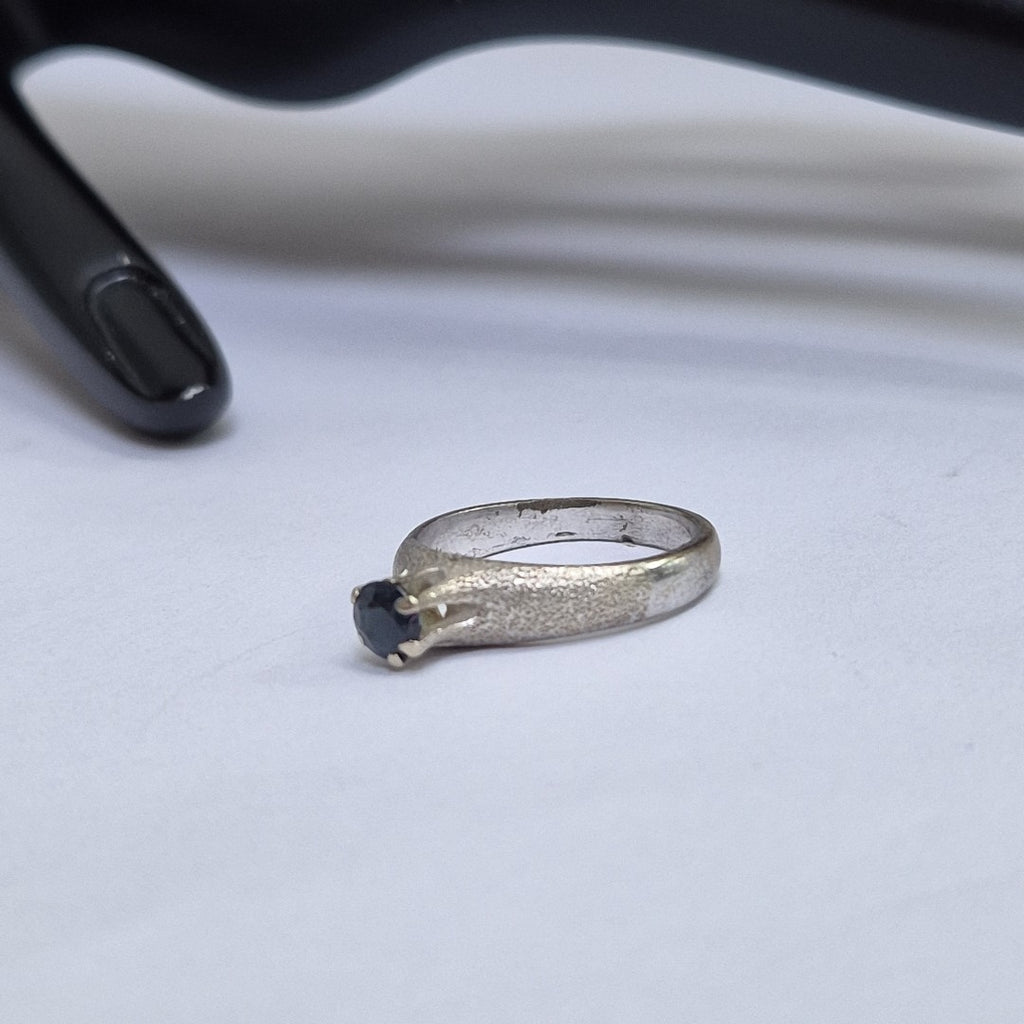 ANILLITO ORO, ORO BLANCO 14 K 3.8 GRMS (SEMINUEVO)