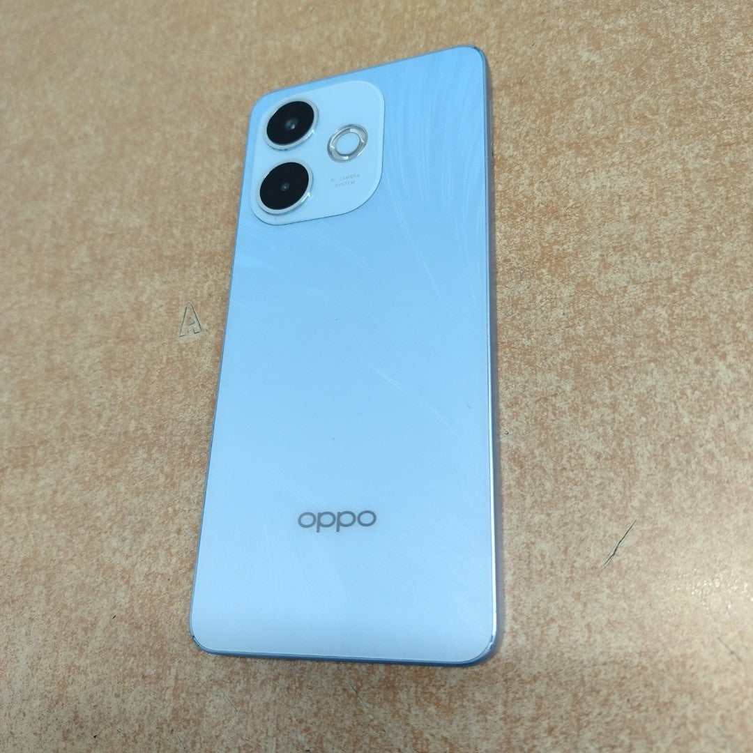 CELULAR OPPO  A5 PRO CPH2711 (2025) 256 GB 8 GB RAM (SEMINUEVO)