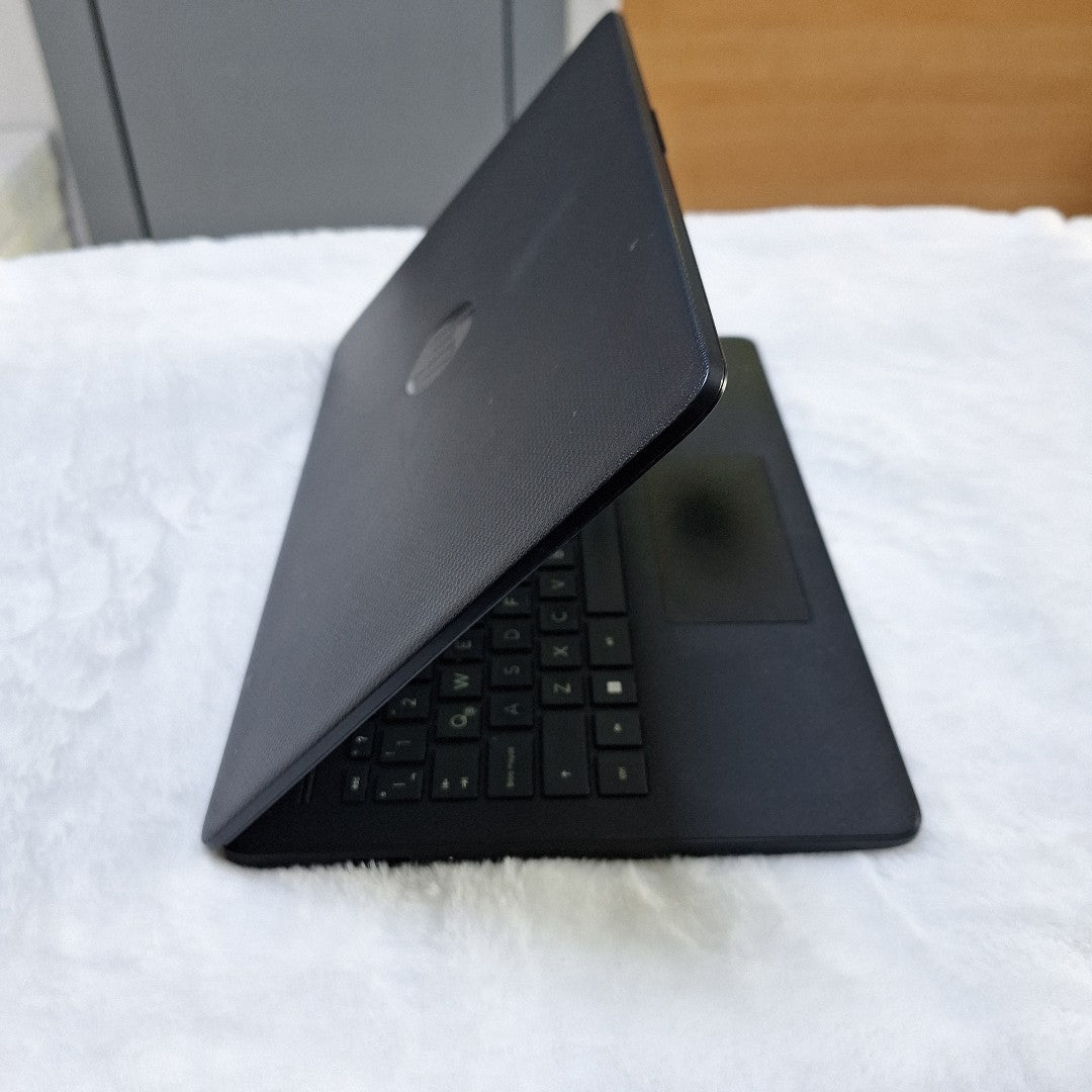 LAPTOP HP 14-DQ0526LA (2023) 128 GB SSD 4 GB RAM (SEMINUEVO)