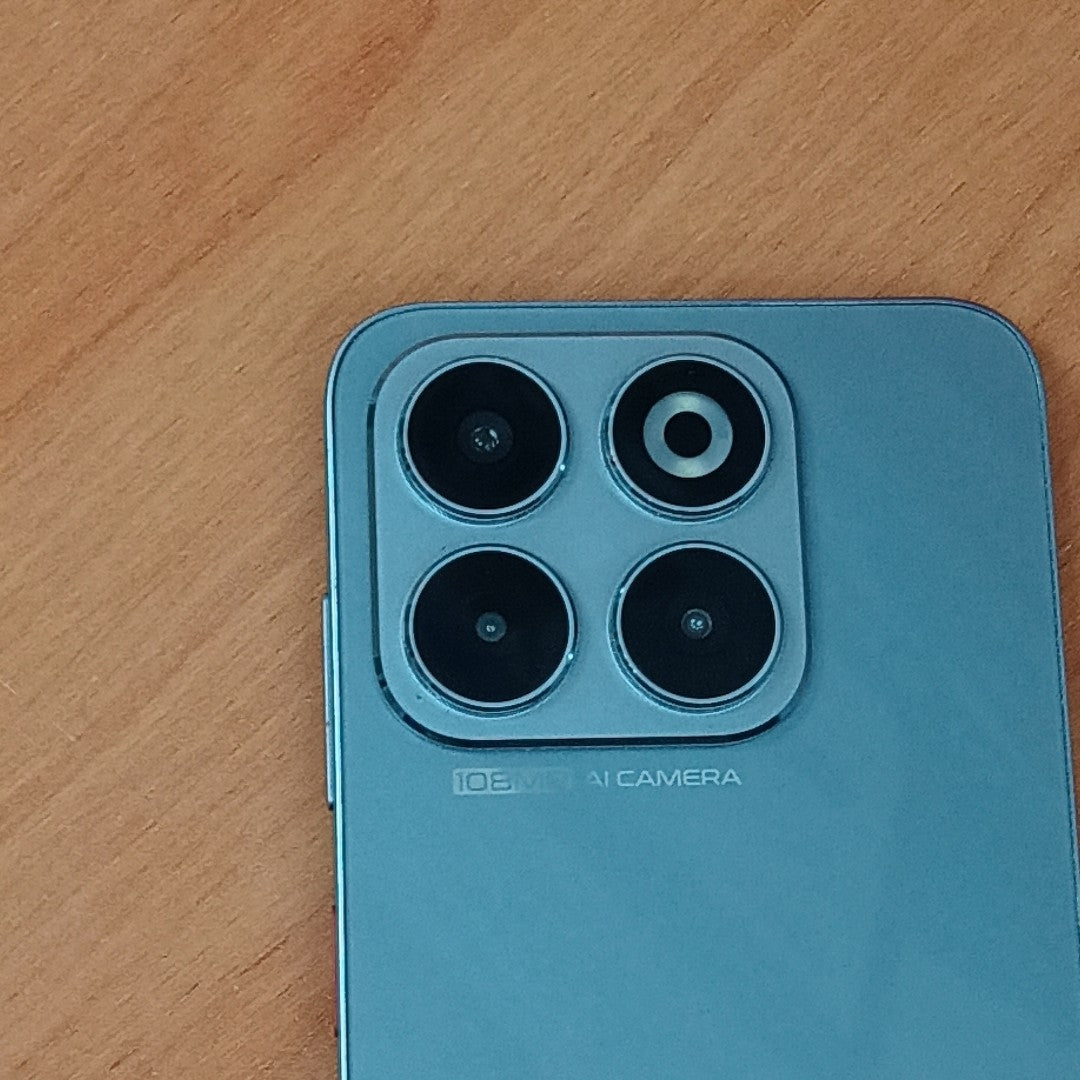 CELULAR ZTE AXON 70 Z2459 256 GB 6 GB RAM (SEMINUEVO)