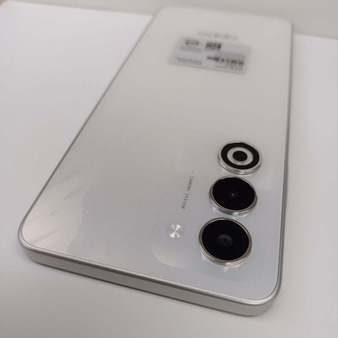 CELULAR OPPO  A5 CPH2727 (2025) 256 GB 4 GB RAM (SEMINUEVO)