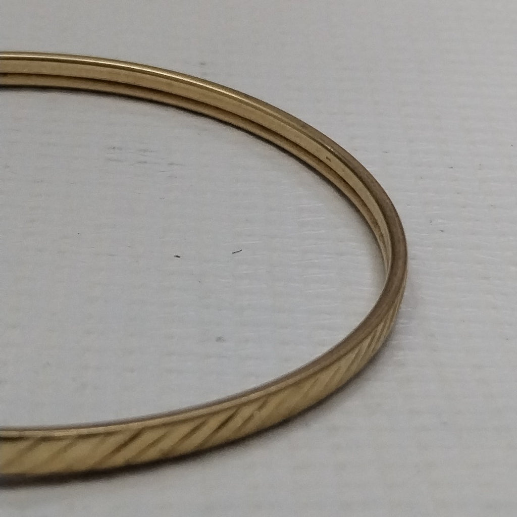 PULSERA RIGIDA ORO 10 K 5.8 GRMS (SEMINUEVO)