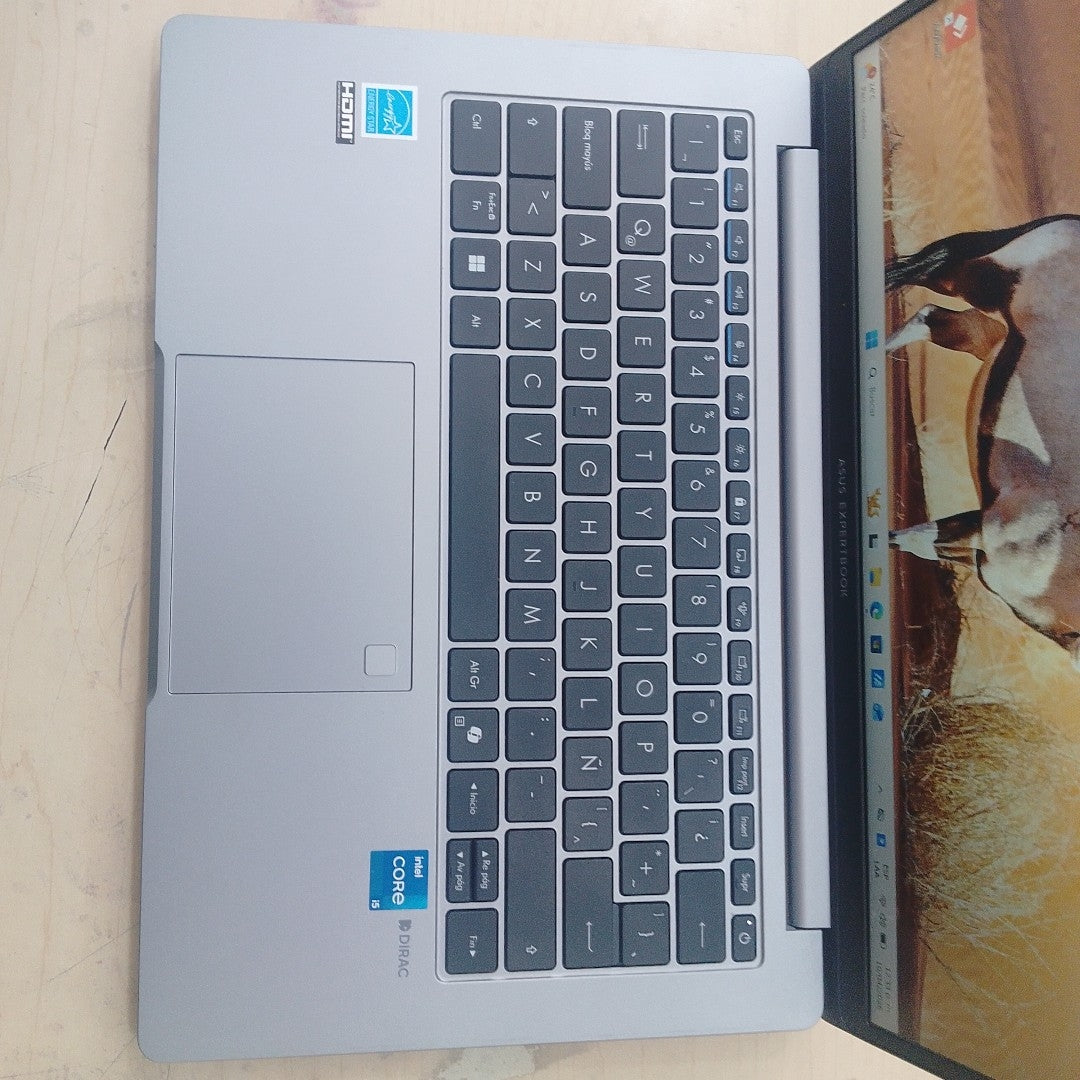 LAPTOP ASUS EXPERTBOOK P1403CVA-I58G512-P1 (2025) 512 GB SSD 8 GB RAM (SEMINUEVO)