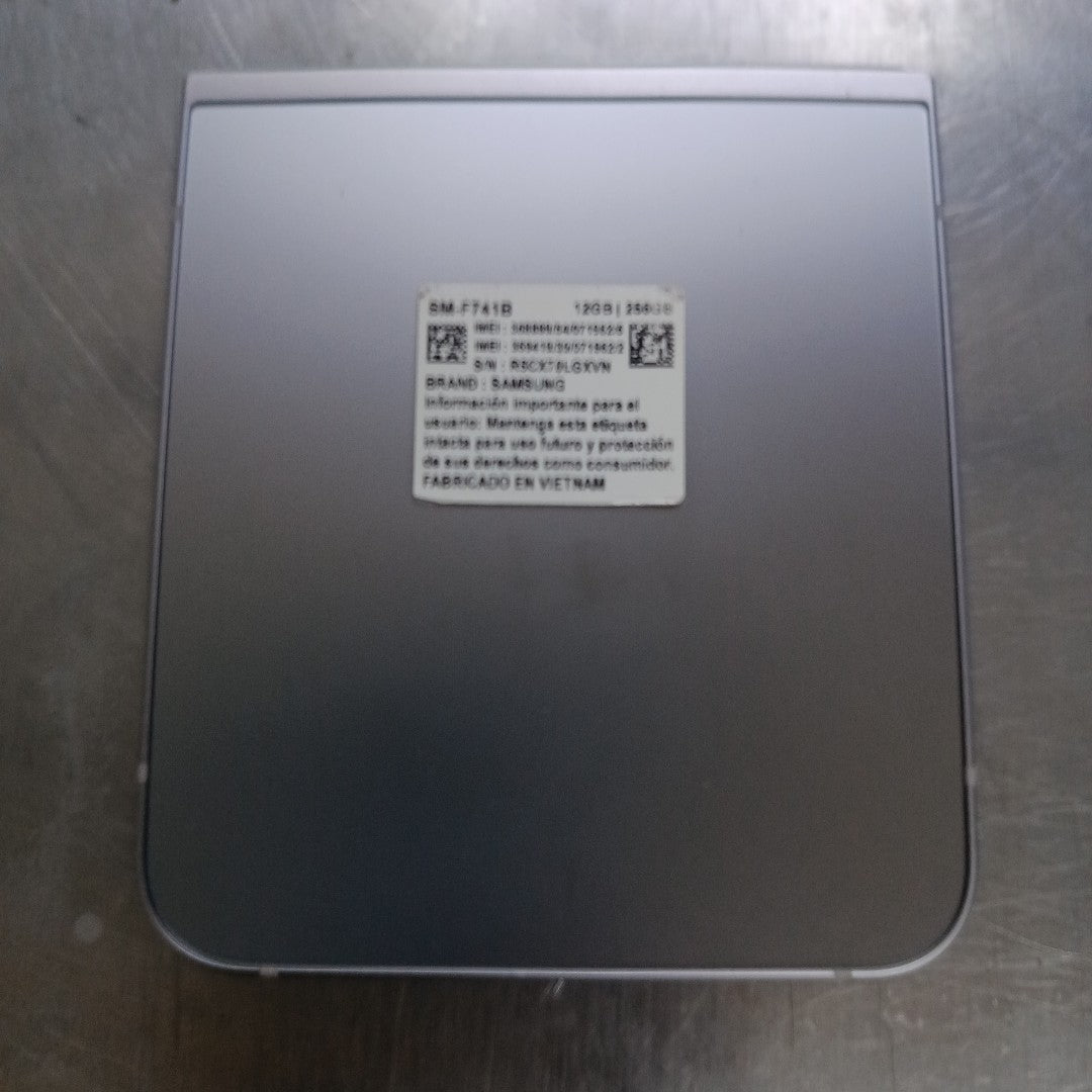 CELULAR SAMSUNG GALAXY Z FLIP6 SM-F741B (2024) 256 GB 12 GB RAM (SEMINUEVO)