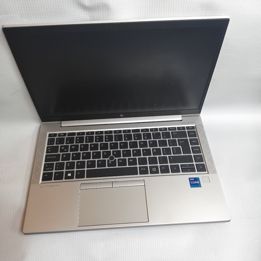 LAPTOP HP ELITEBOOK 840 G8 (2023) 256 GB SSD 16 GB RAM (SEMINUEVO)