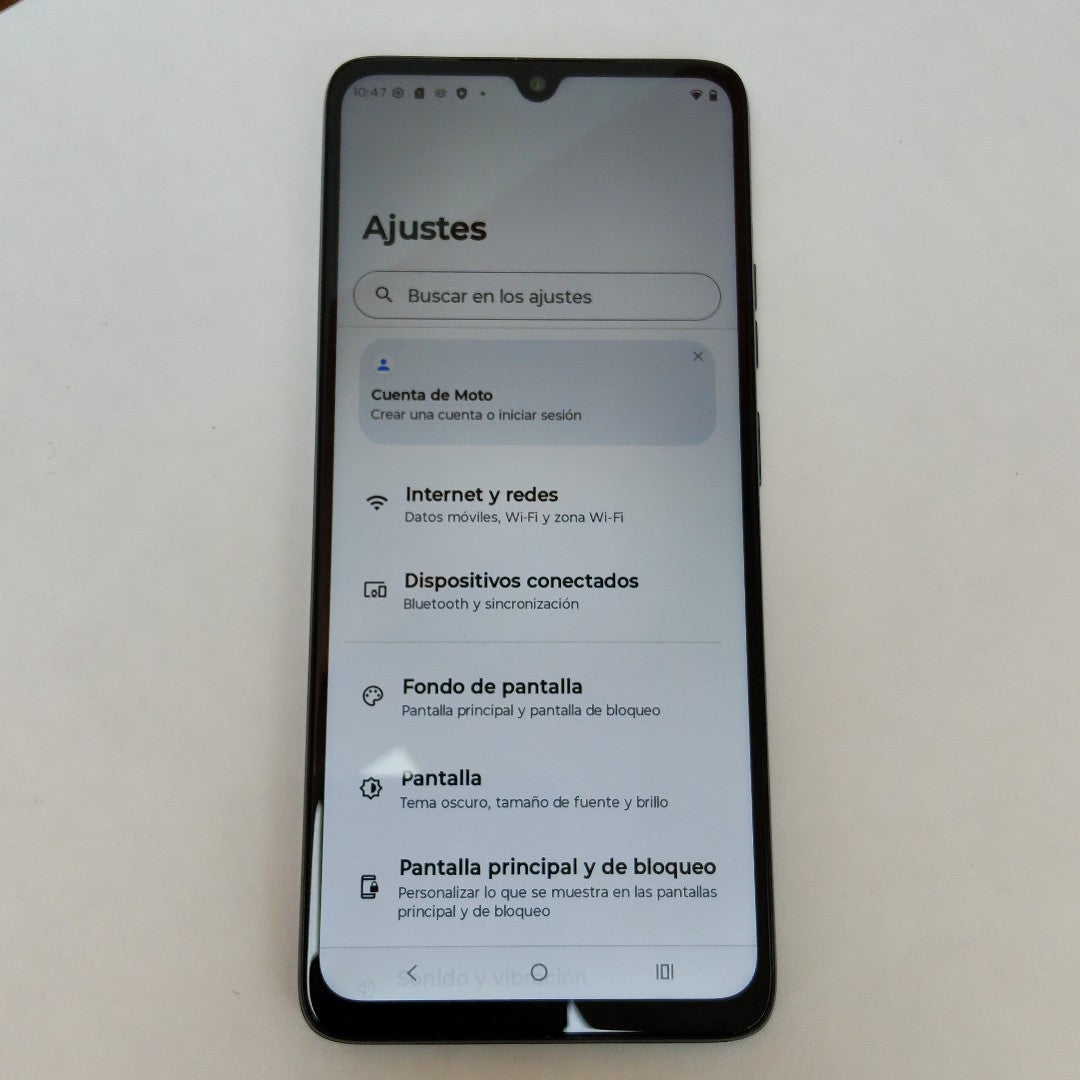 CELULAR MOTOROLA MOTO G06 XT2535-2 (2025) 256 GB 4 GB RAM (SEMINUEVO)