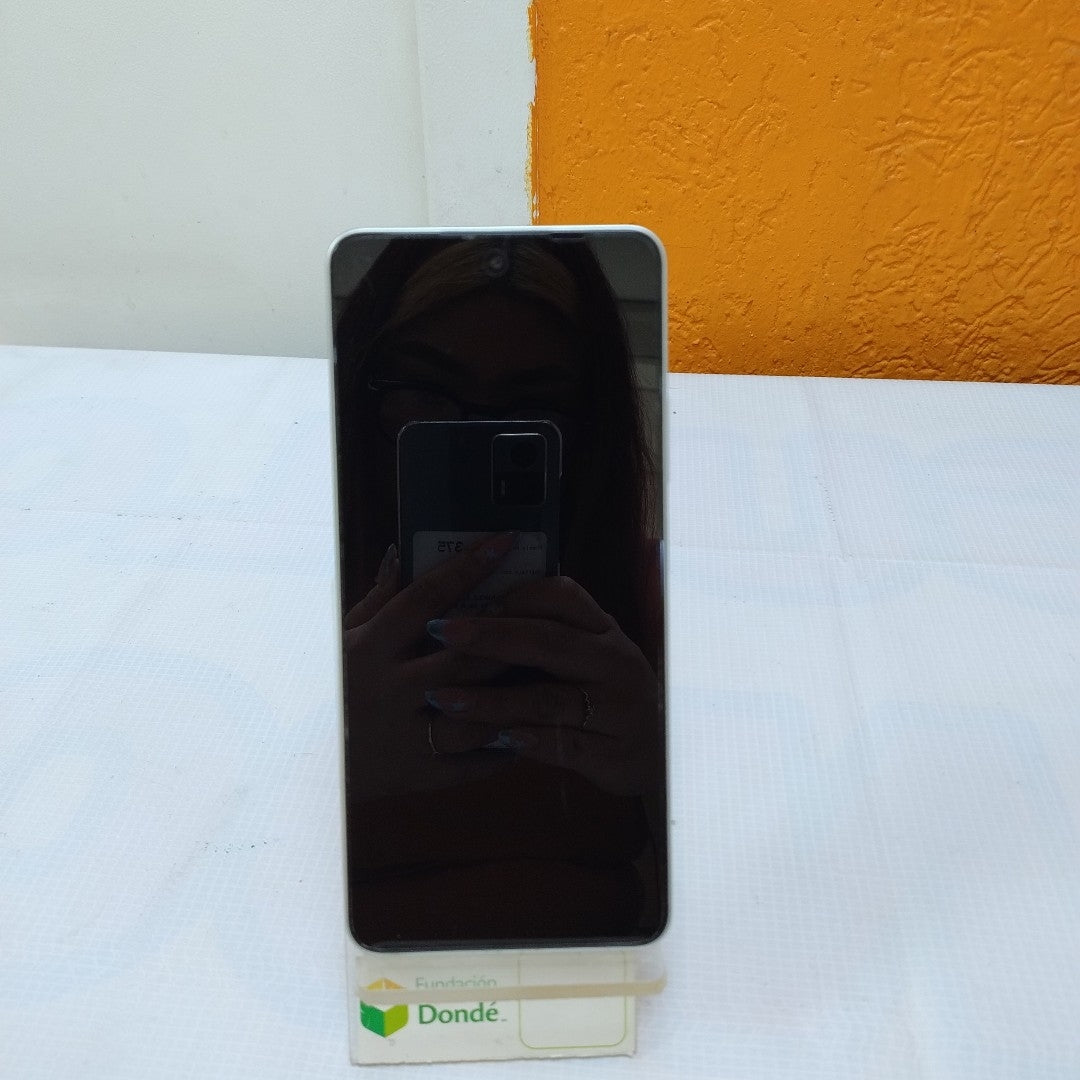 CELULAR OPPO  A5 PRO CPH2711 (2025) 256 GB 8 GB RAM (SEMINUEVO)