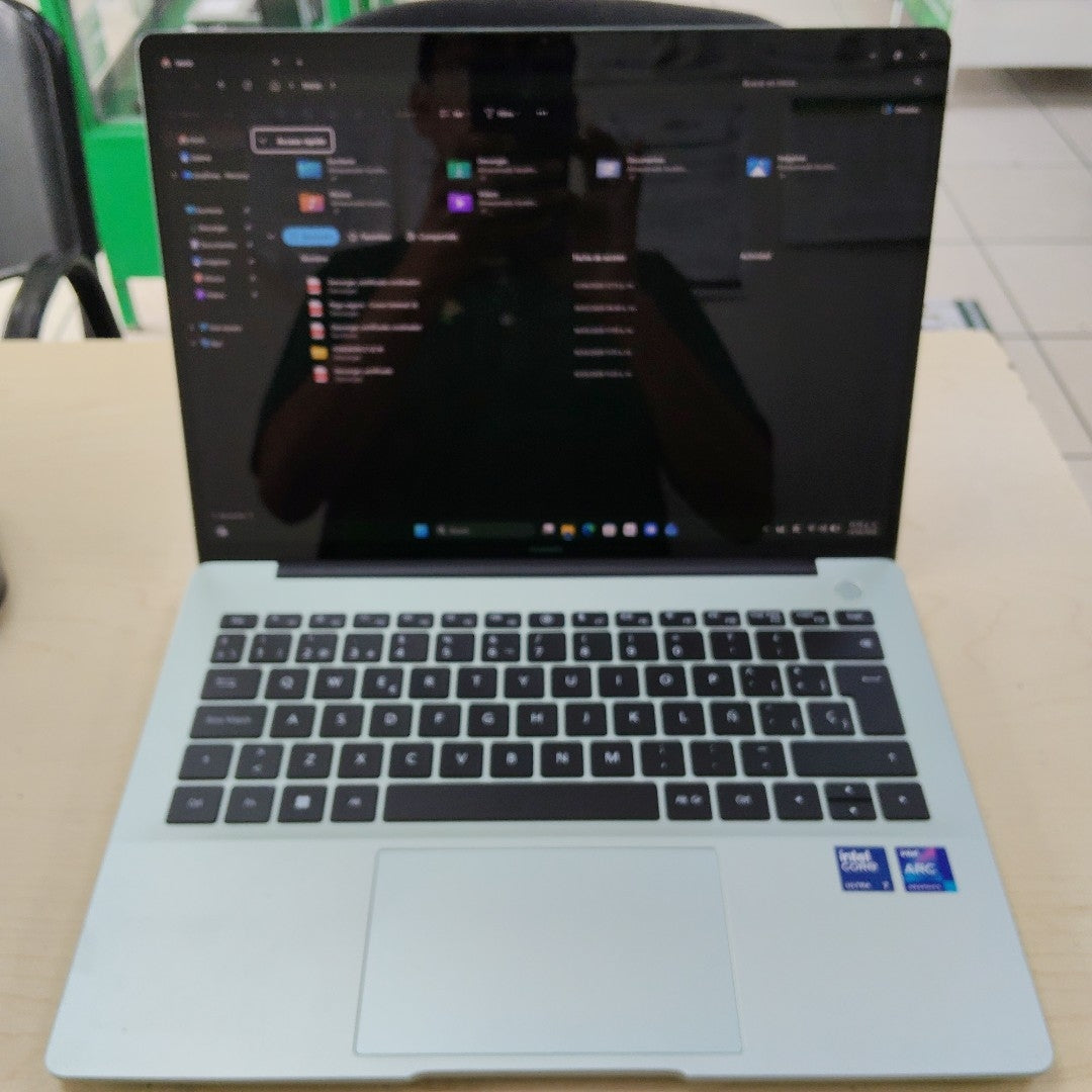 LAPTOP HUAWEI MATEBOOK 14 FLMH-X (2024) 1 TB SSD 16 GB RAM (SEMINUEVO)
