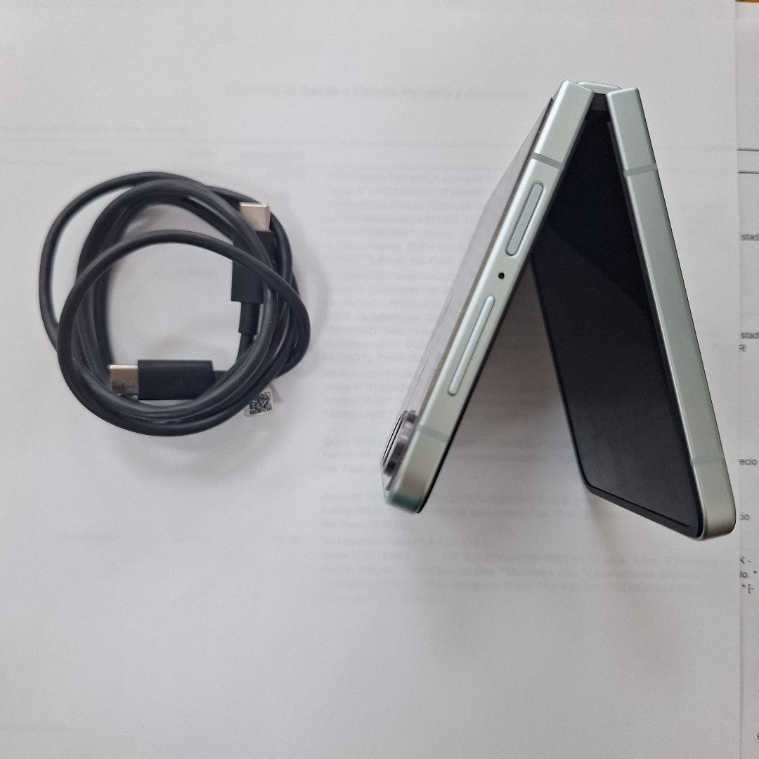CELULAR SAMSUNG GALAXY Z FLIP 7 SM-F766B (2025) 512 GB 12 GB RAM (SEMINUEVO)