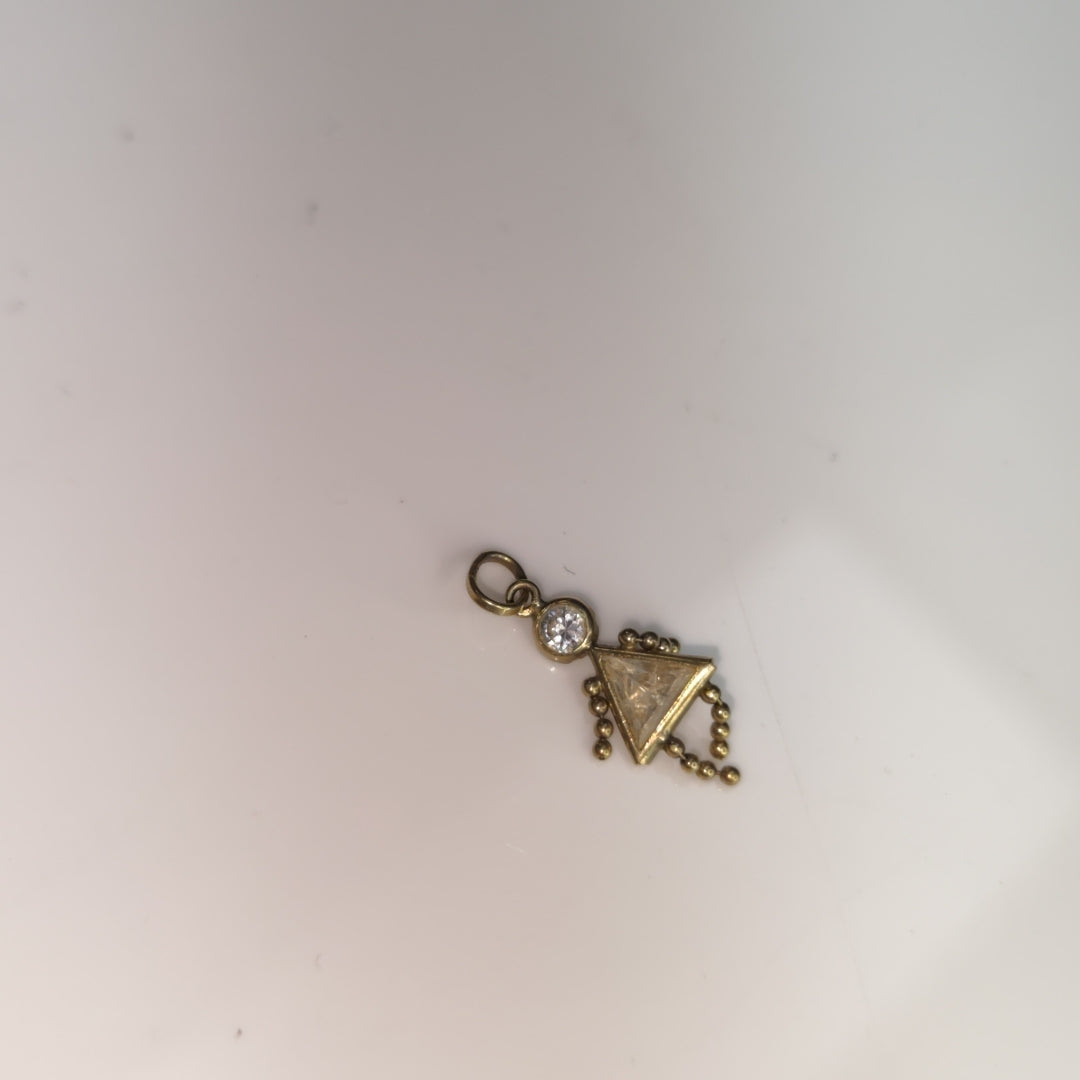 DIJE ORO 10 K 0.6 GRMS (SEMINUEVO)