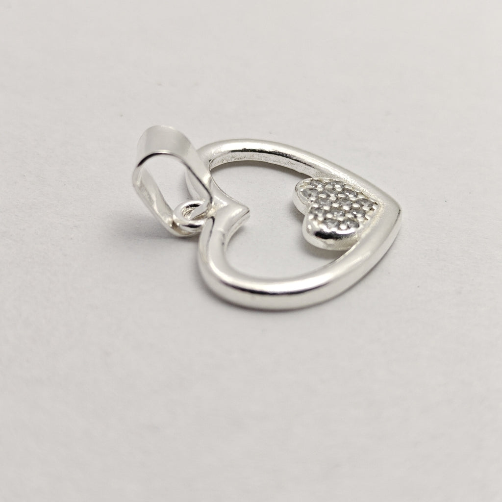 DIJE CORAZON C/CIRCONIAS PLATA .925 2.5 GR (NUEVO)