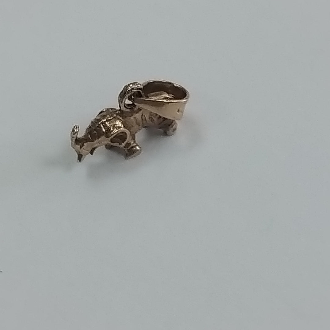 DIJE ORO 10 K 0,80 GRMS (SEMINUEVO)