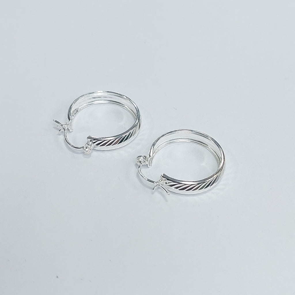 PAR ARRACADAS FACETADAS PLATA .925 2.3 GR (NUEVO)