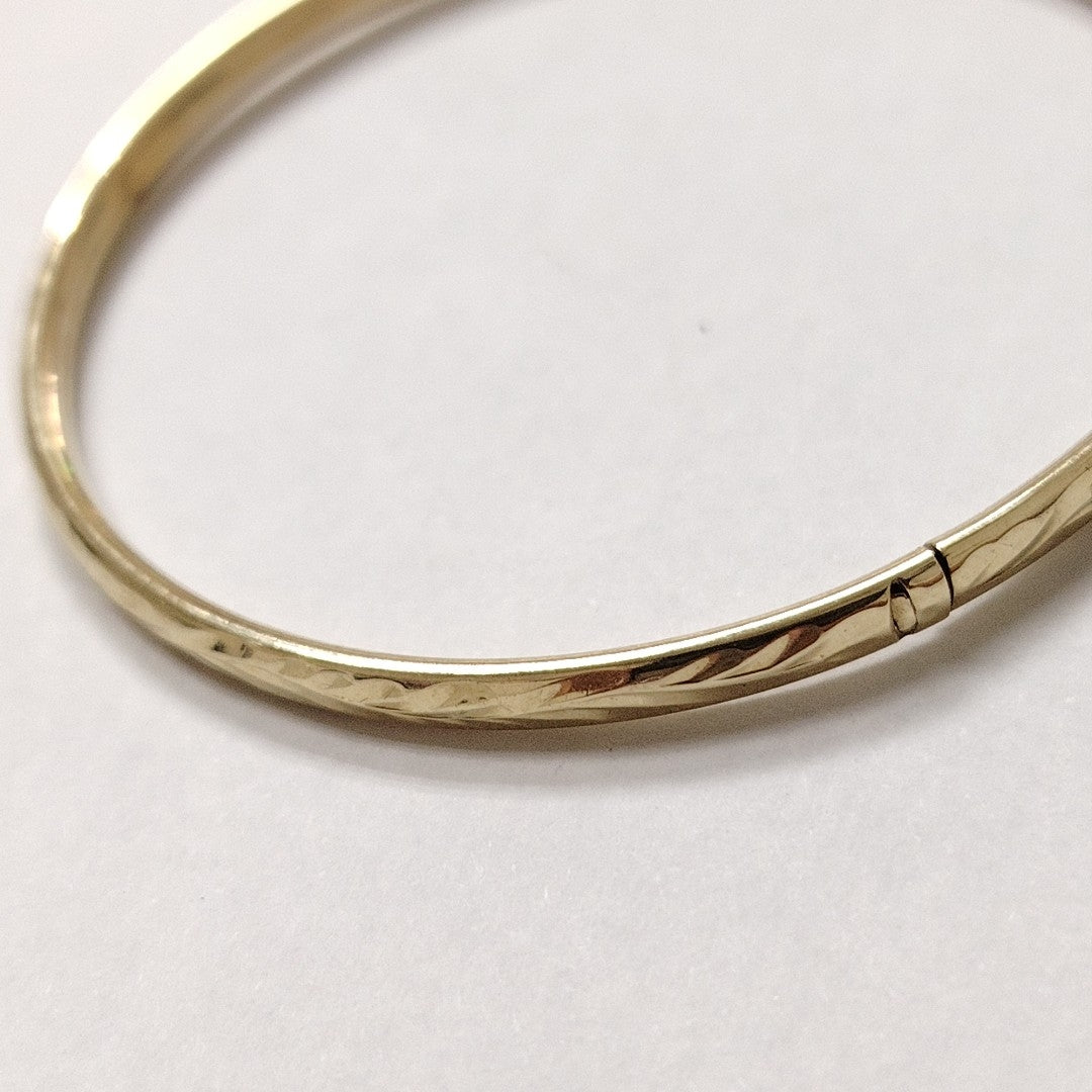 PULSERA RIGIDA ORO 10 K 3.4 GRMS (SEMINUEVO)