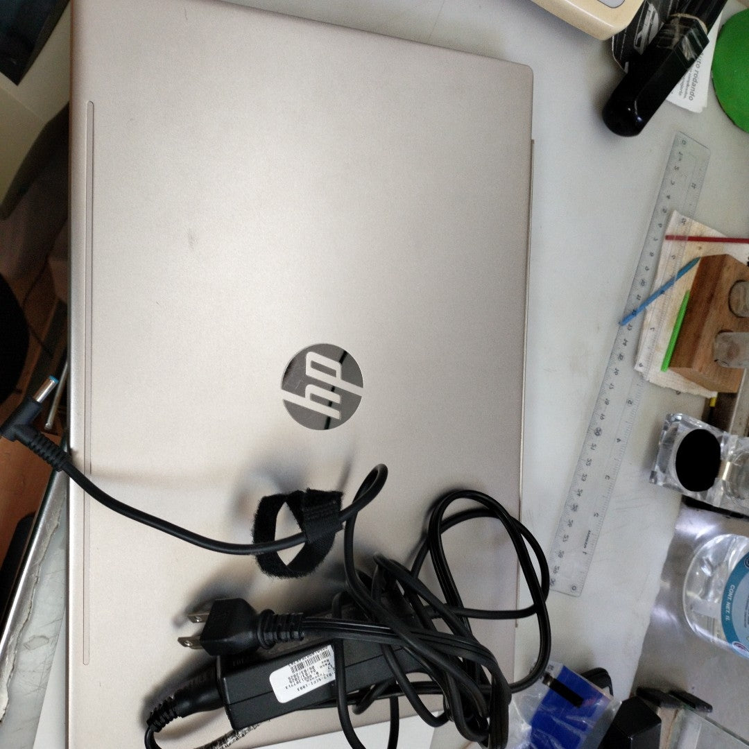 LAPTOP HP PAVILION 15-CW1012LA (2023) 1 TB + 128 GB SSD 12 GB RAM (SEMINUEVO)