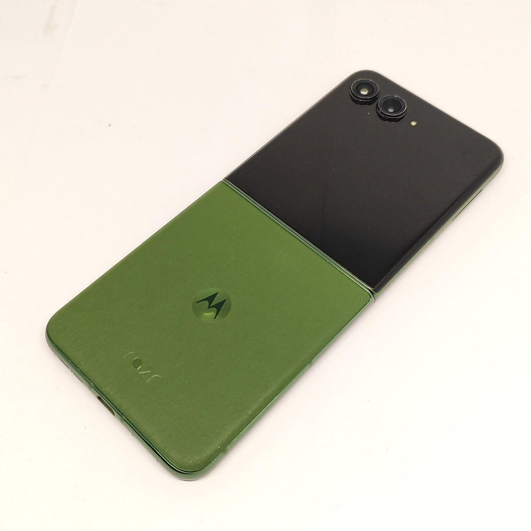 CELULAR MOTOROLA RAZR 50 ULTRA XT2451-3 (2024) 512 GB 12 GB RAM (SEMINUEVO)