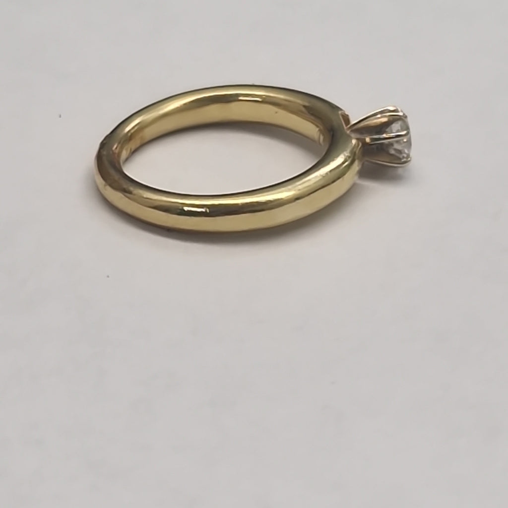 SOLITARIO ORO 14 K 4.3 GRMS (SEMINUEVO)
