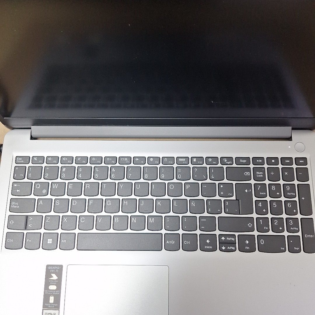 LAPTOP LENOVO IDEAPAD 1 15AMN7 (2023) 256 GB SSD 8 GB RAM (SEMINUEVO)