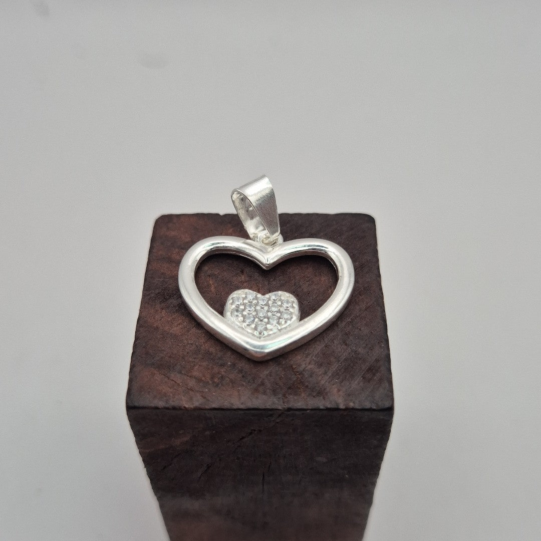 DIJE CORAZON C/CIRCONIAS PLATA .925 2.5 GR (NUEVO)