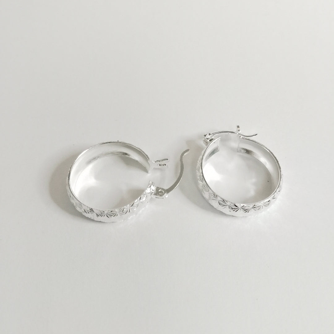 PAR ARRACADAS FACETADAS PLATA .925 3.4 GR (NUEVO)