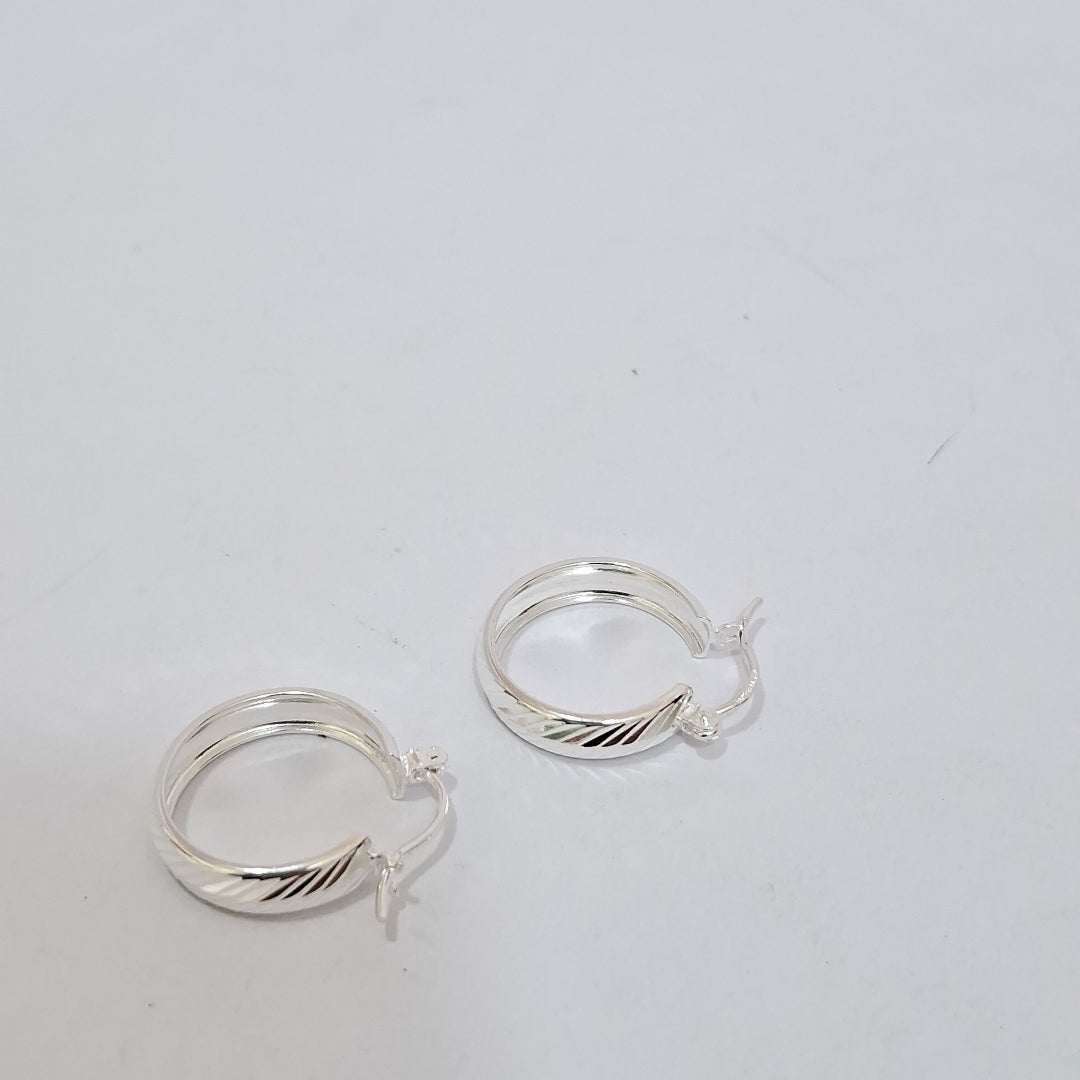 PAR ARRACADAS LABRADAS PLATA .925 2.2 GR (NUEVO)