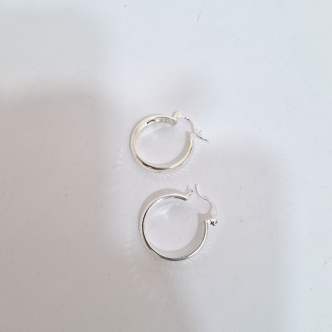 PAR ARRACADAS LABRADAS PLATA .925 2.4 GR (NUEVO)