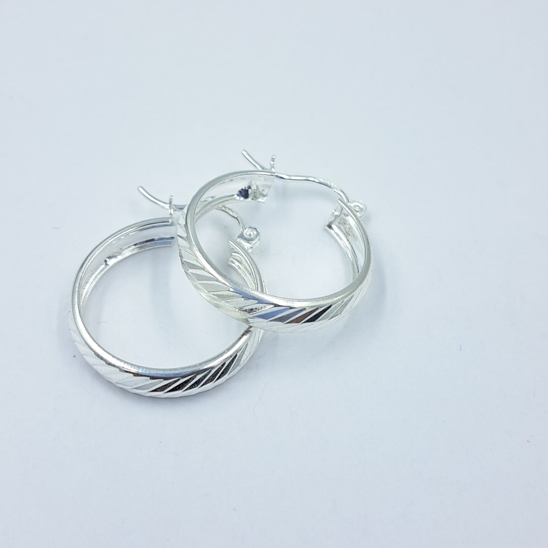 PAR ARRACADAS FACETADAS PLATA .925 2.3 GR (NUEVO)