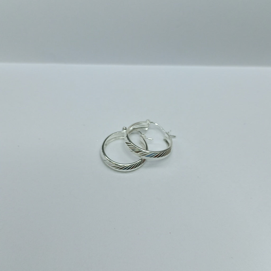 PAR ARRACADAS LABRADAS PLATA .925 2.4 GR (NUEVO)